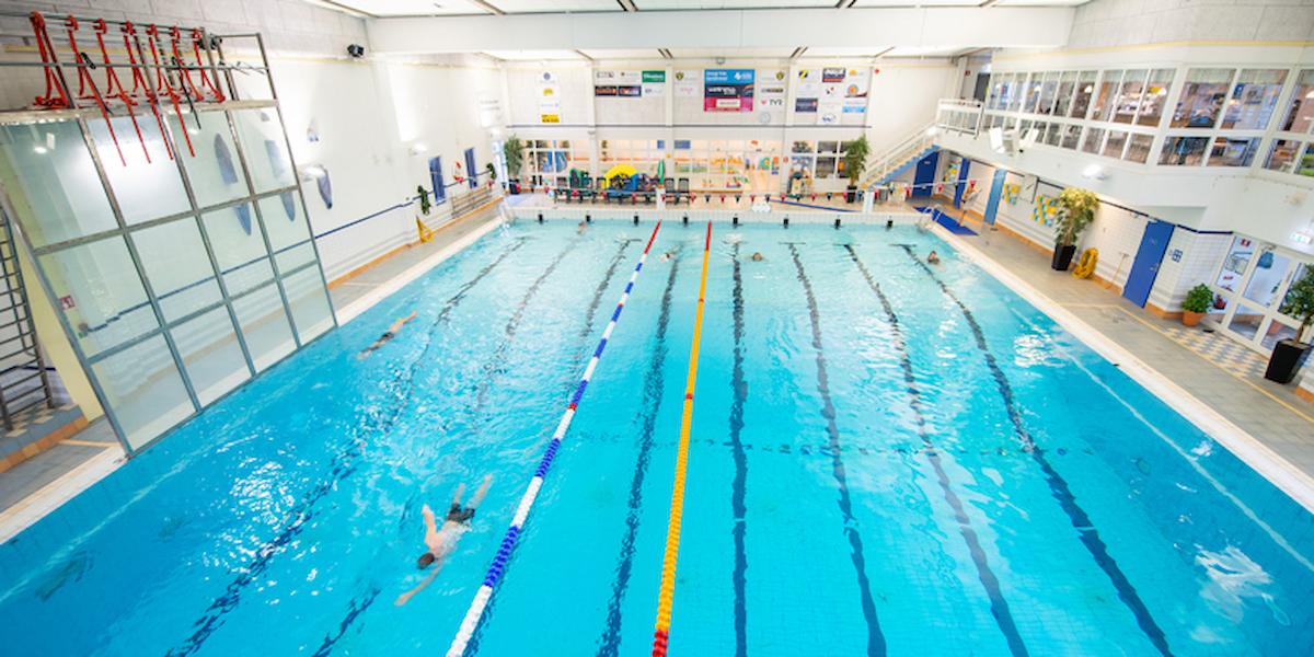 Karlskronan uimahalli sisältä